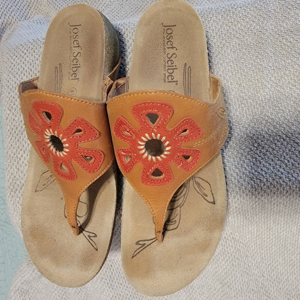 Josef Seibel Sandals size 41 EUC